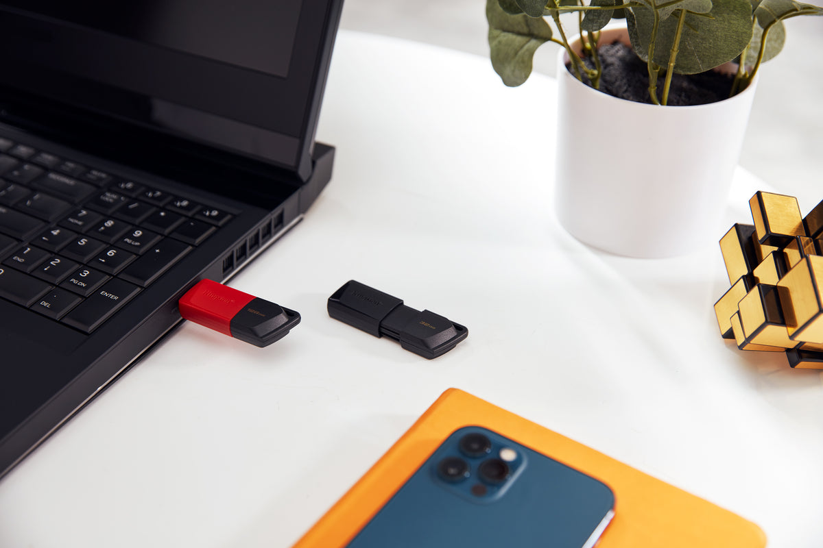 Memoria USB Kingston DataTraveler Exodia M 128GB USB 3.2 Gen1 Color Negro-Rojo