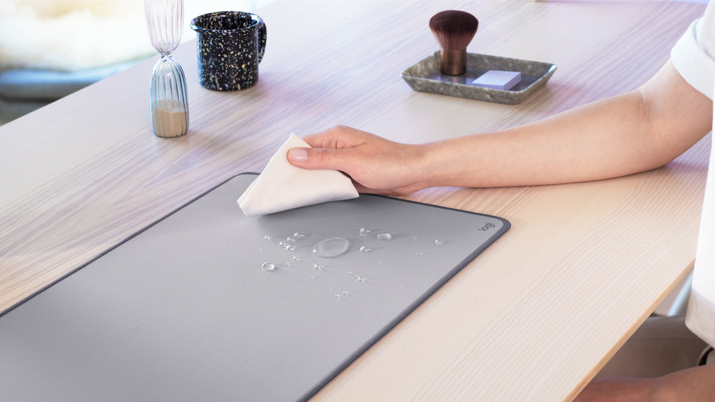Desk Pad Logitech Studio Series Base Antideslizante Color Gris