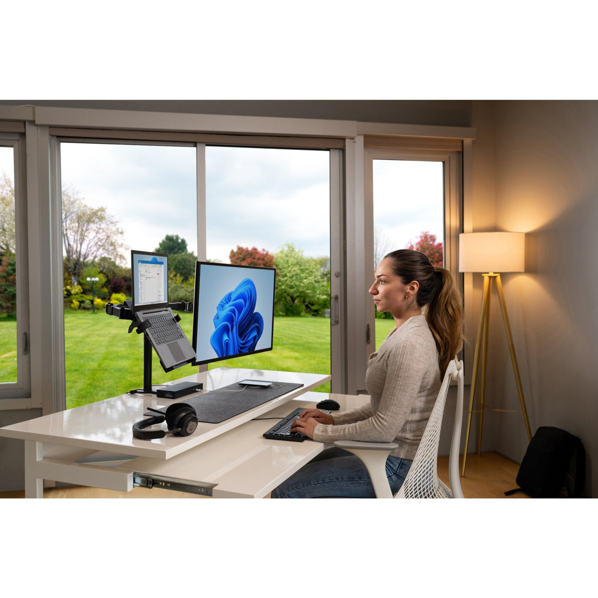 Kensington K55409WW soporte para pantalla plana 81.3 cm (32") Escritorio Negro