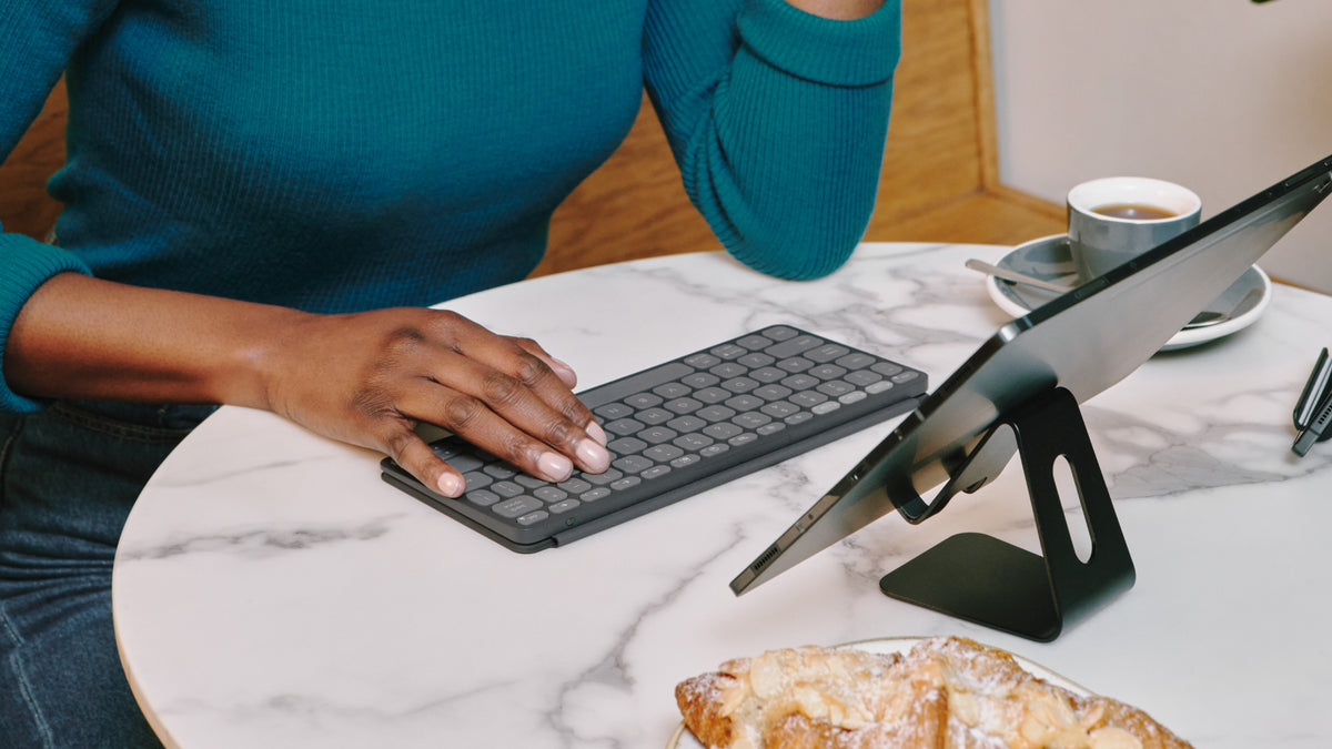 Logitech 920-012867 teclado para dispositivos móviles QWERTY Inglés Bluetooth Grafito