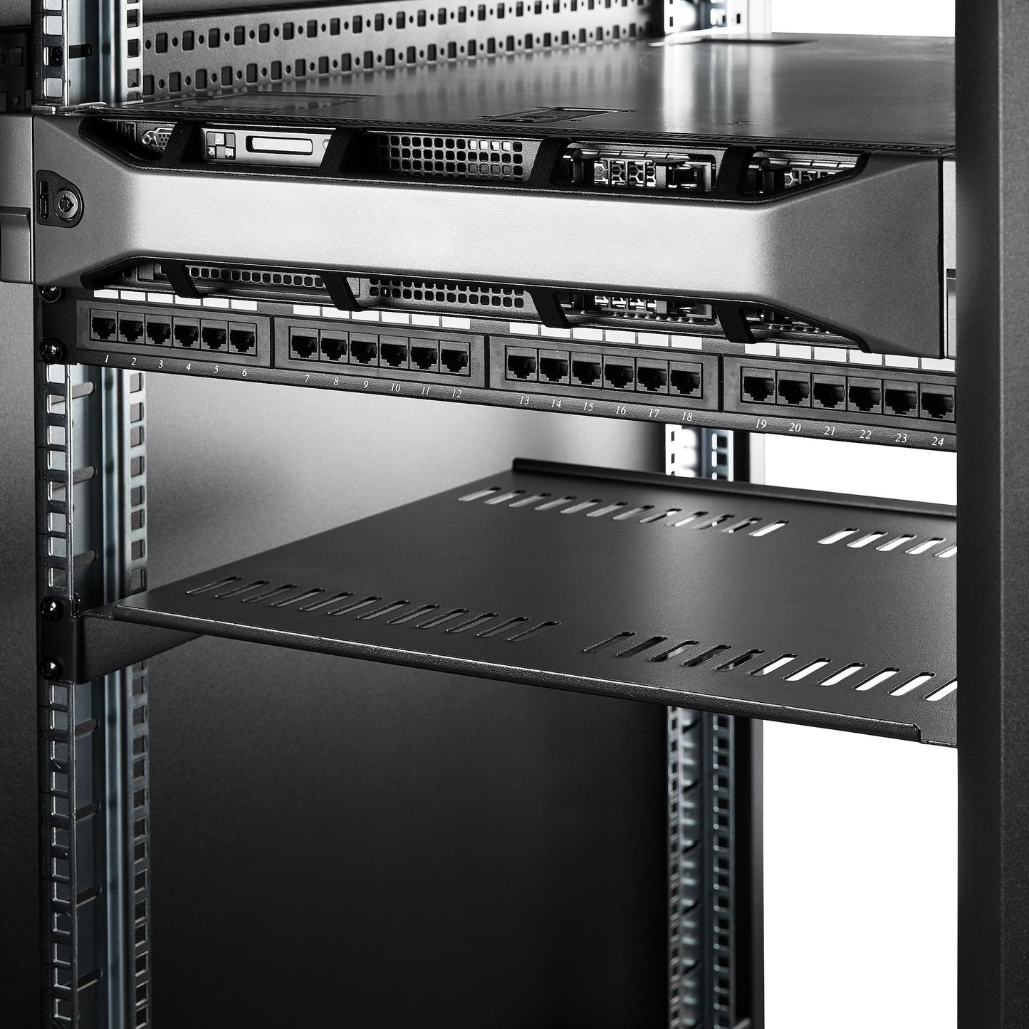 StarTech.com CABSHELF116V accesorio para rack Repisa de estante