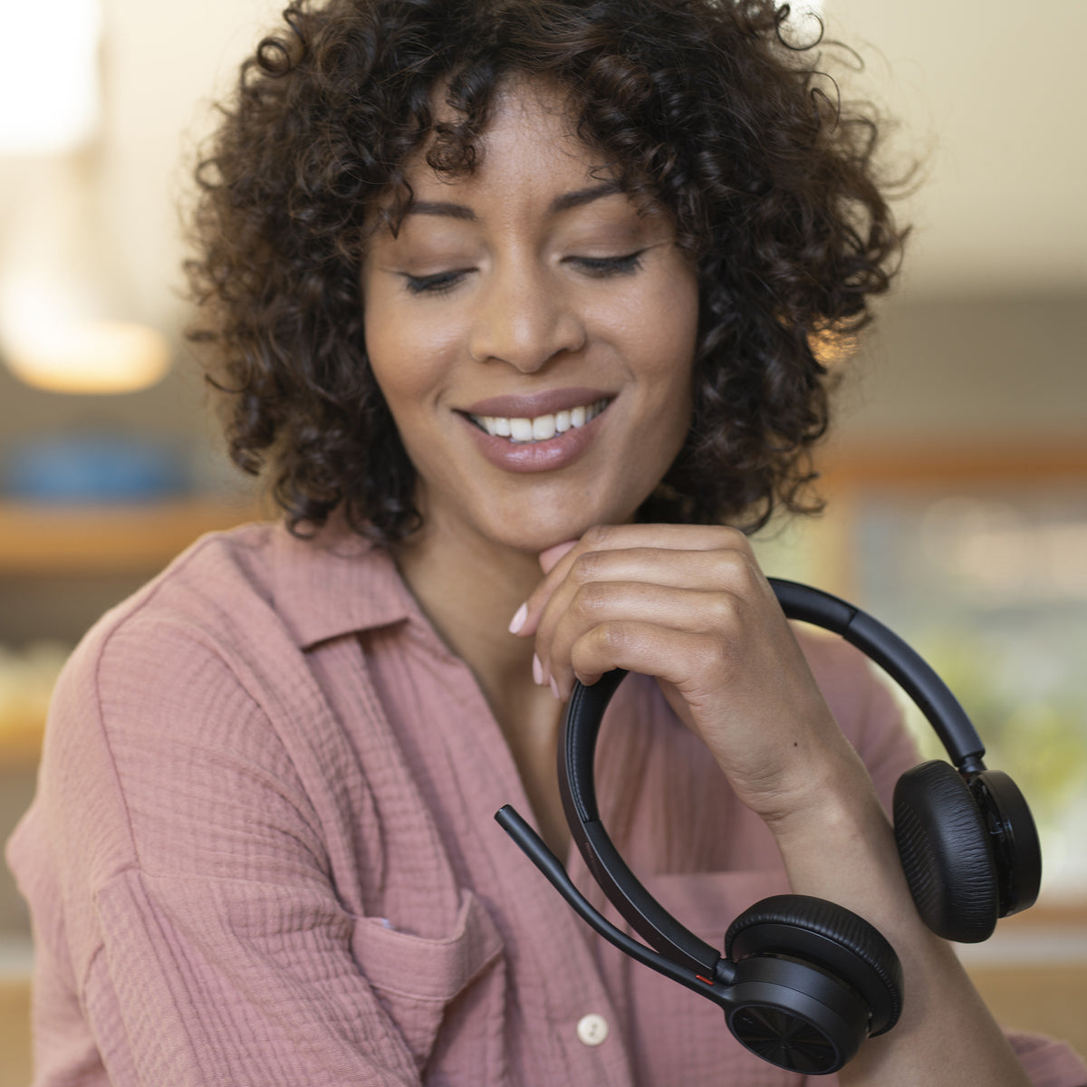 HP Poly Voyager 4320 USB-A Headset +BT700 dongle Inalámbrico Diadema Oficina/Centro de llamadas Bluetooth Negro