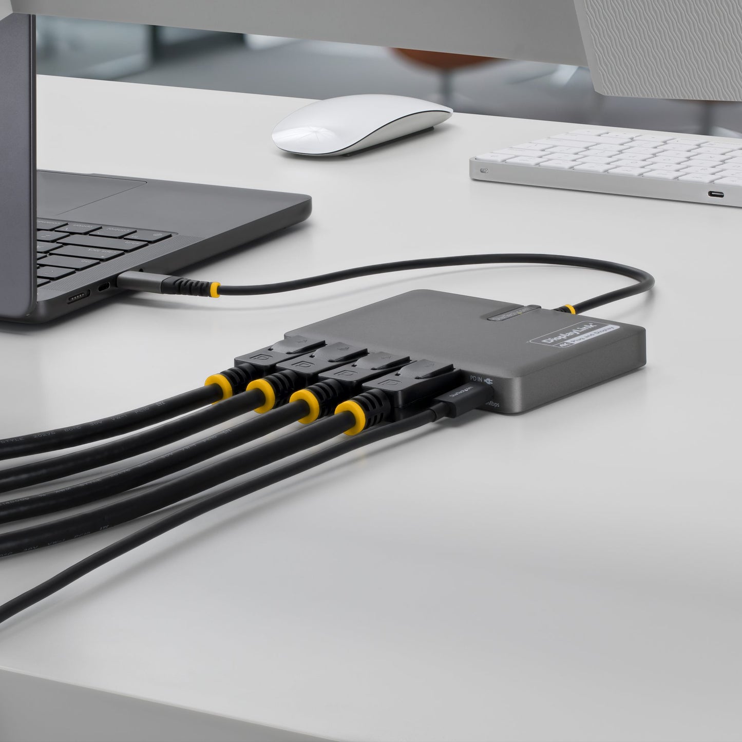 StarTech.com QUAD-USB-DP-ADAPT base para laptop o replicador de puertos Alámbrico USB 3.2 Gen 1 (3.1 Gen 1) Type-C Gris