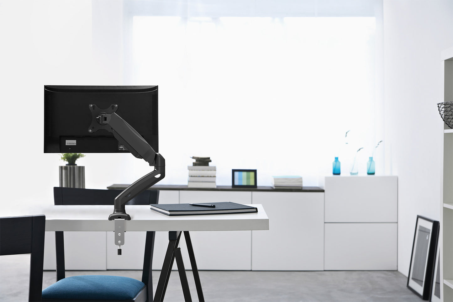 Manhattan 462495 soporte para pantalla plana 81.3 cm (32") Escritorio Negro