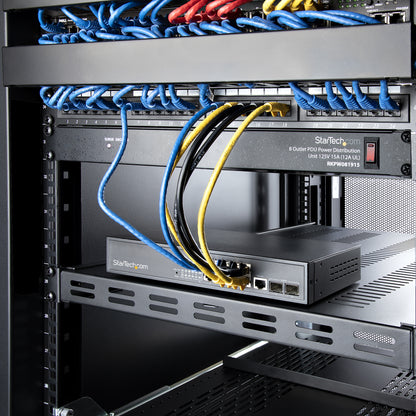 StarTech.com ADJSHELFHDV accesorio para rack Estantería ajustable