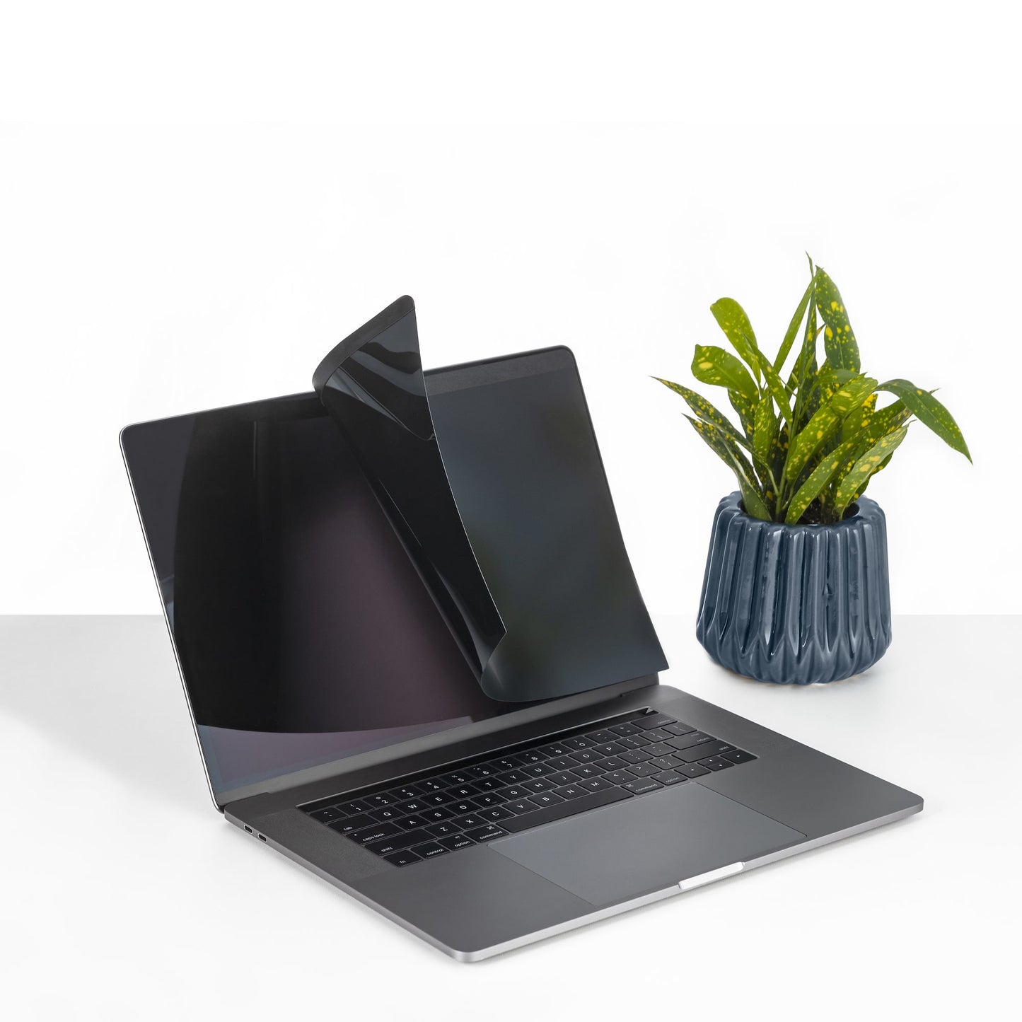 StarTech.com PRIVSCNMAC13 filtro para monitor 33 cm (13") Computadora portátil