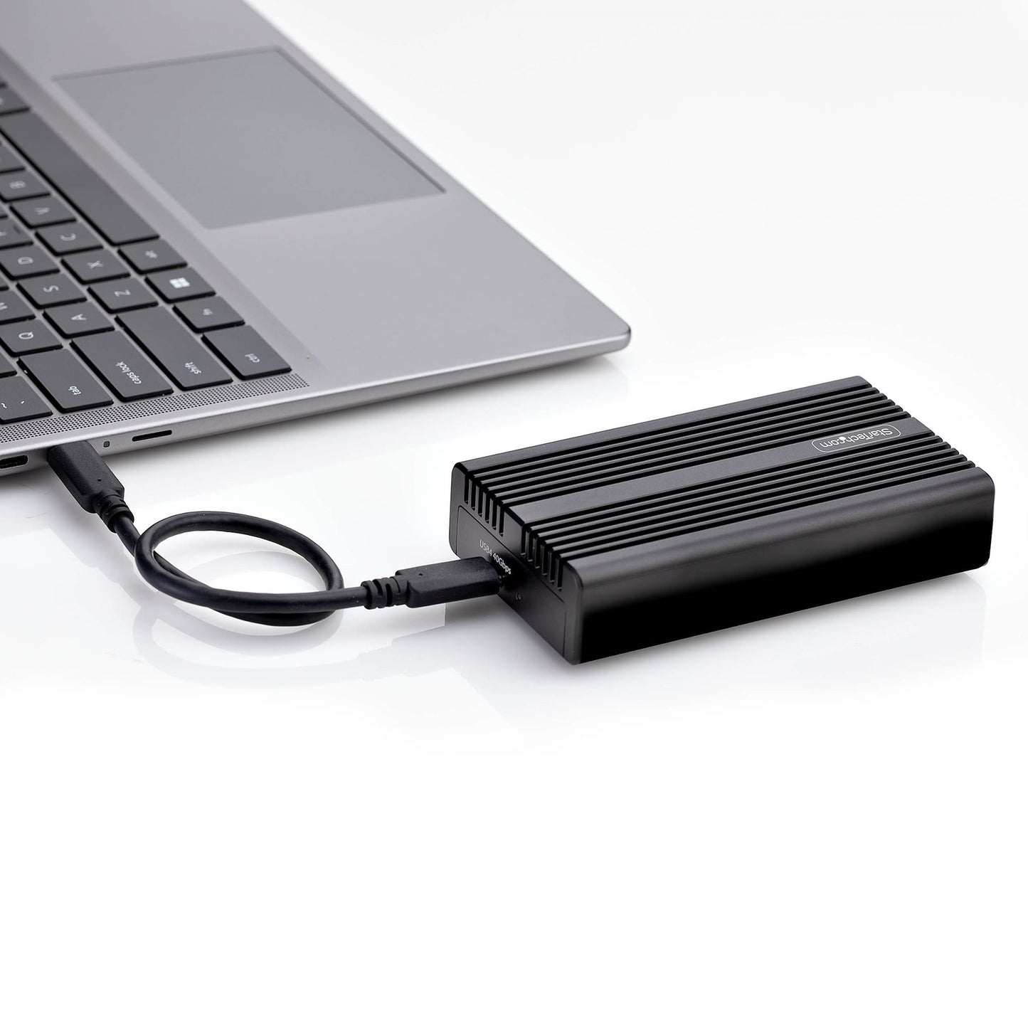 StarTech.com 1USB4-NVME-ENCLOSURE caja para disco duro externo Carcasa para SSD Negro