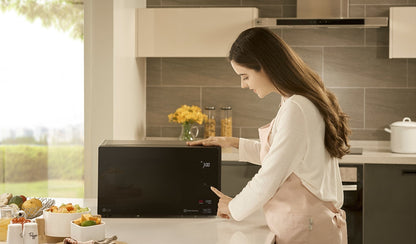 Horno Microondas LG Smart Inverter NeoChef 1.5 pies con Grill negro