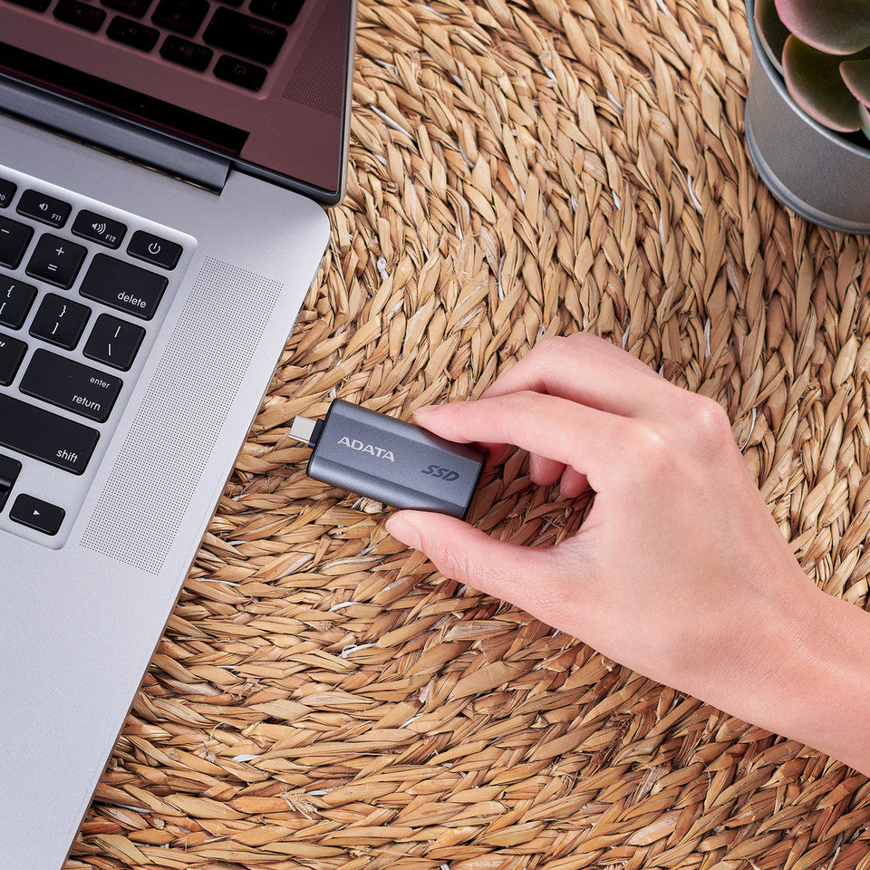 Disco Duro Externo Adata SC750 3.5" 2TB USB-C 3.1 Gris Resistente a Polvo para PC