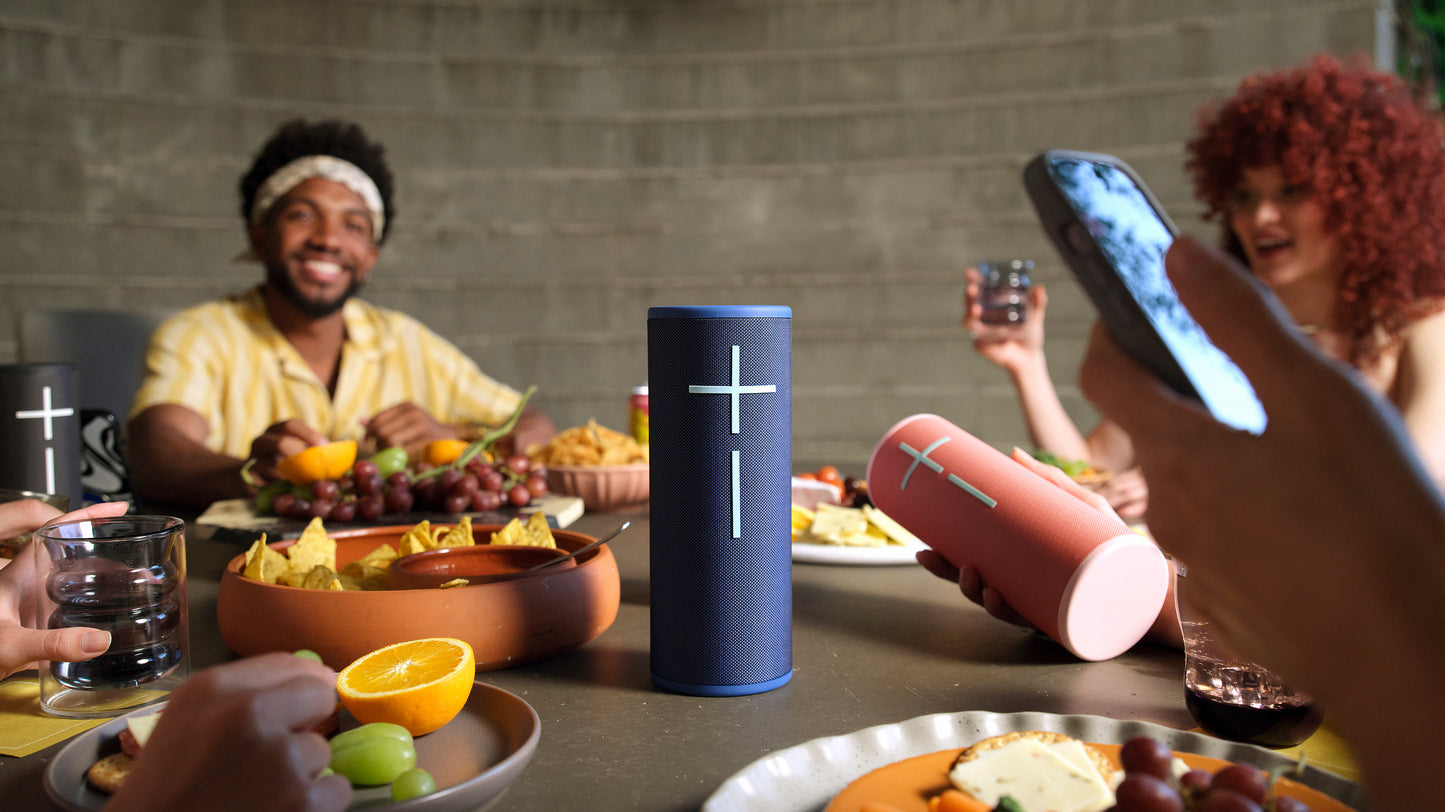 Bocina Logitech Ultimate Ears Megaboom 4 Plus Color Azul