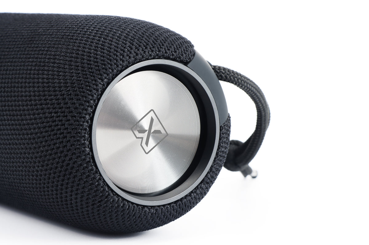 Bocina Lanix LXSP Act Bluetooth Micro USB Protección Contra Agua IP67 Color Negro
