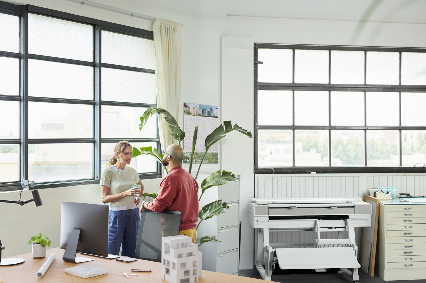 Plotter HP Multifuncional DesignJet T950 Inyección Térmica de Tinta 36" Resolución Máxima 2400x2400 dpi